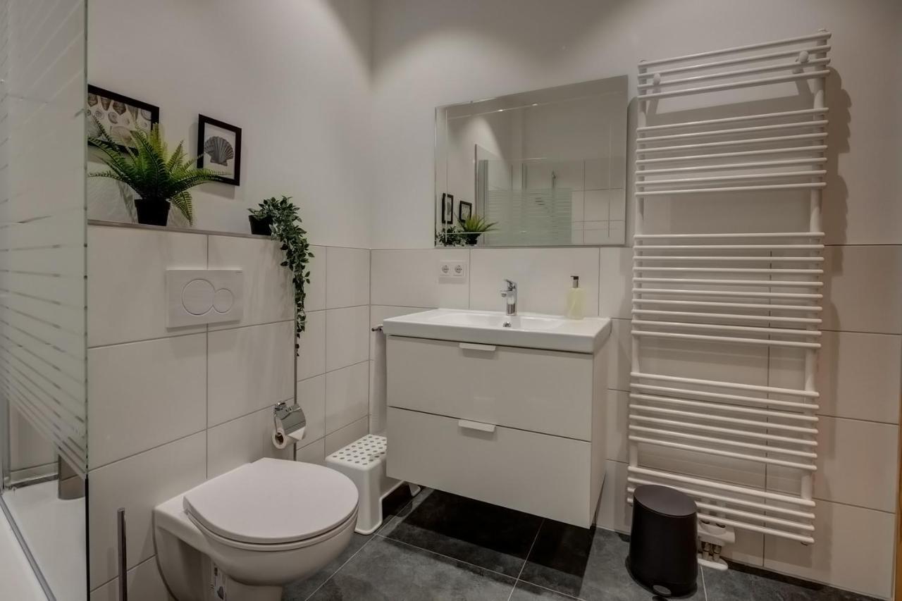 Kaza Guesthouse, Centrally Located 2 & 3 Bedroom Apartments In Аугсбург Экстерьер фото