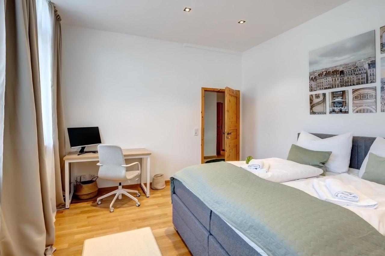 Kaza Guesthouse, Centrally Located 2 & 3 Bedroom Apartments In Аугсбург Экстерьер фото