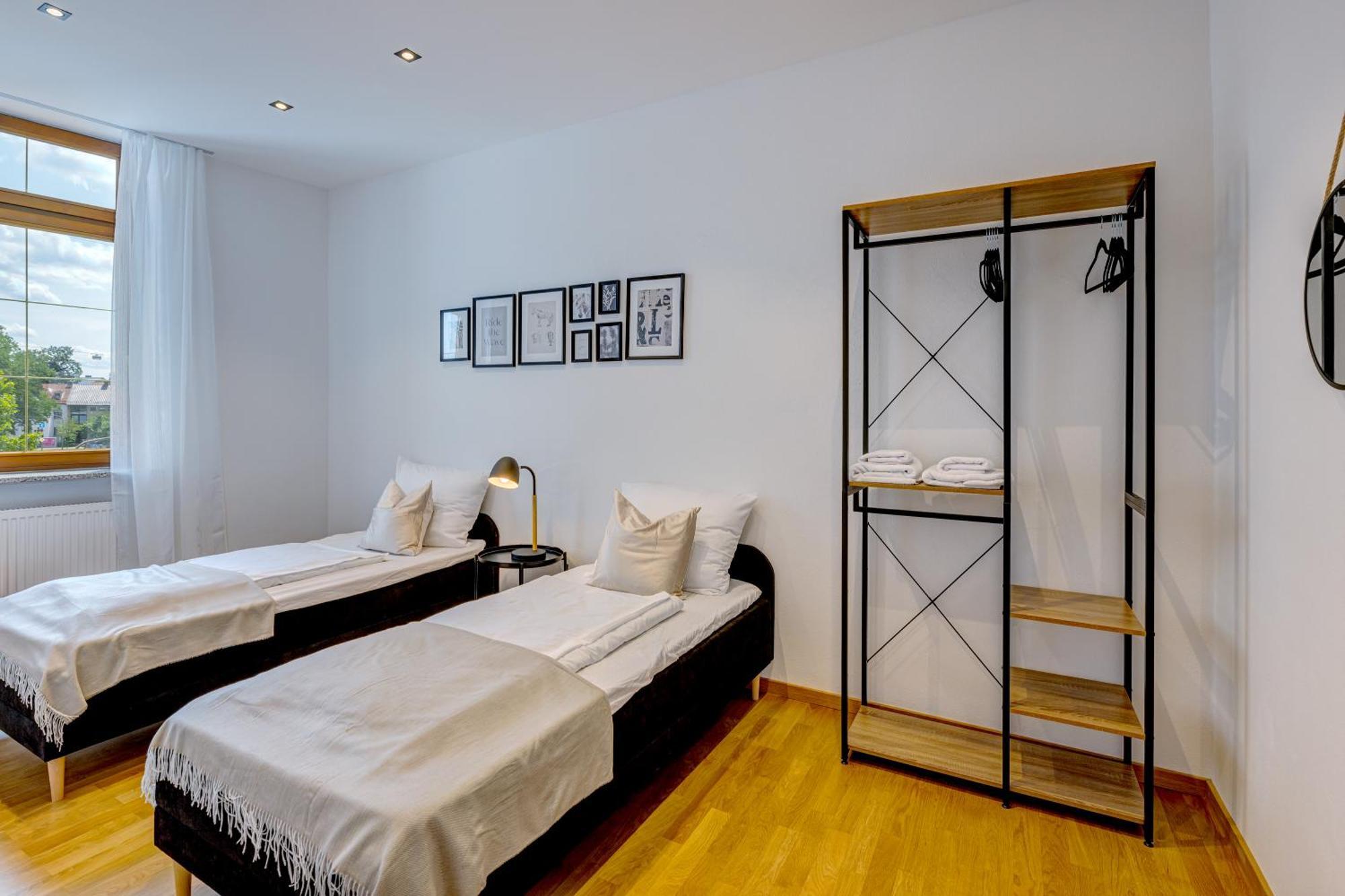 Kaza Guesthouse, Centrally Located 2 & 3 Bedroom Apartments In Аугсбург Экстерьер фото