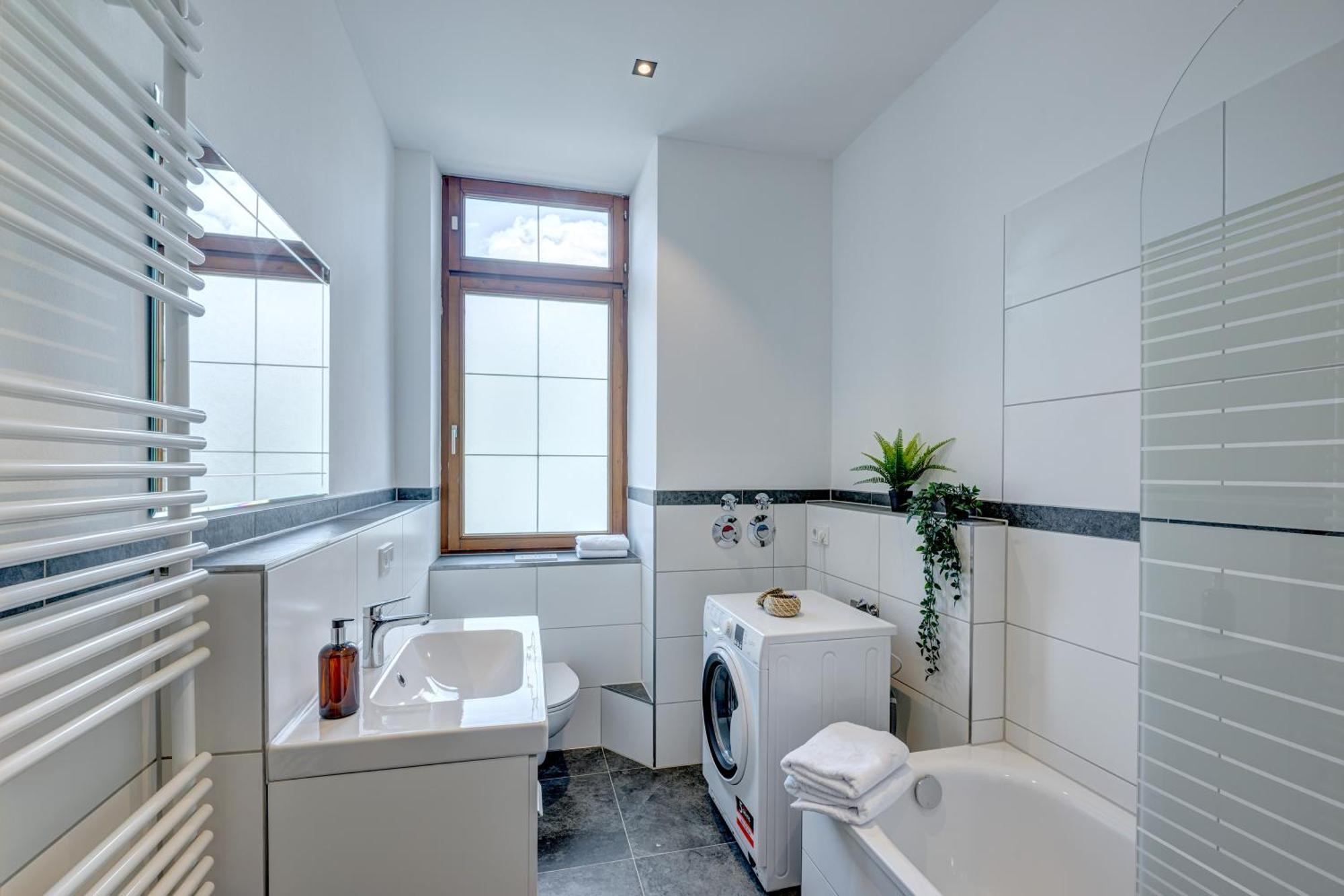 Kaza Guesthouse, Centrally Located 2 & 3 Bedroom Apartments In Аугсбург Экстерьер фото