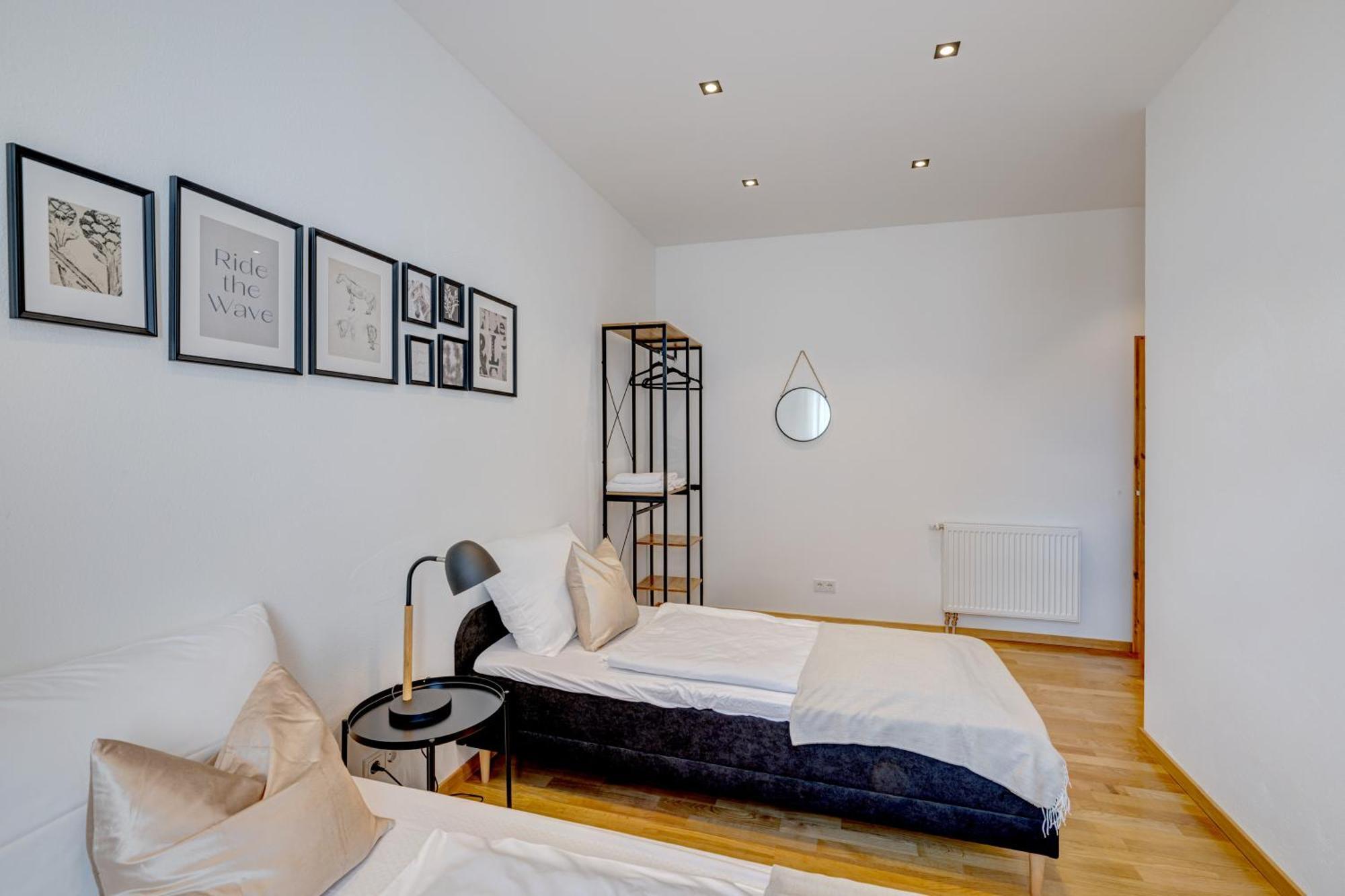 Kaza Guesthouse, Centrally Located 2 & 3 Bedroom Apartments In Аугсбург Экстерьер фото
