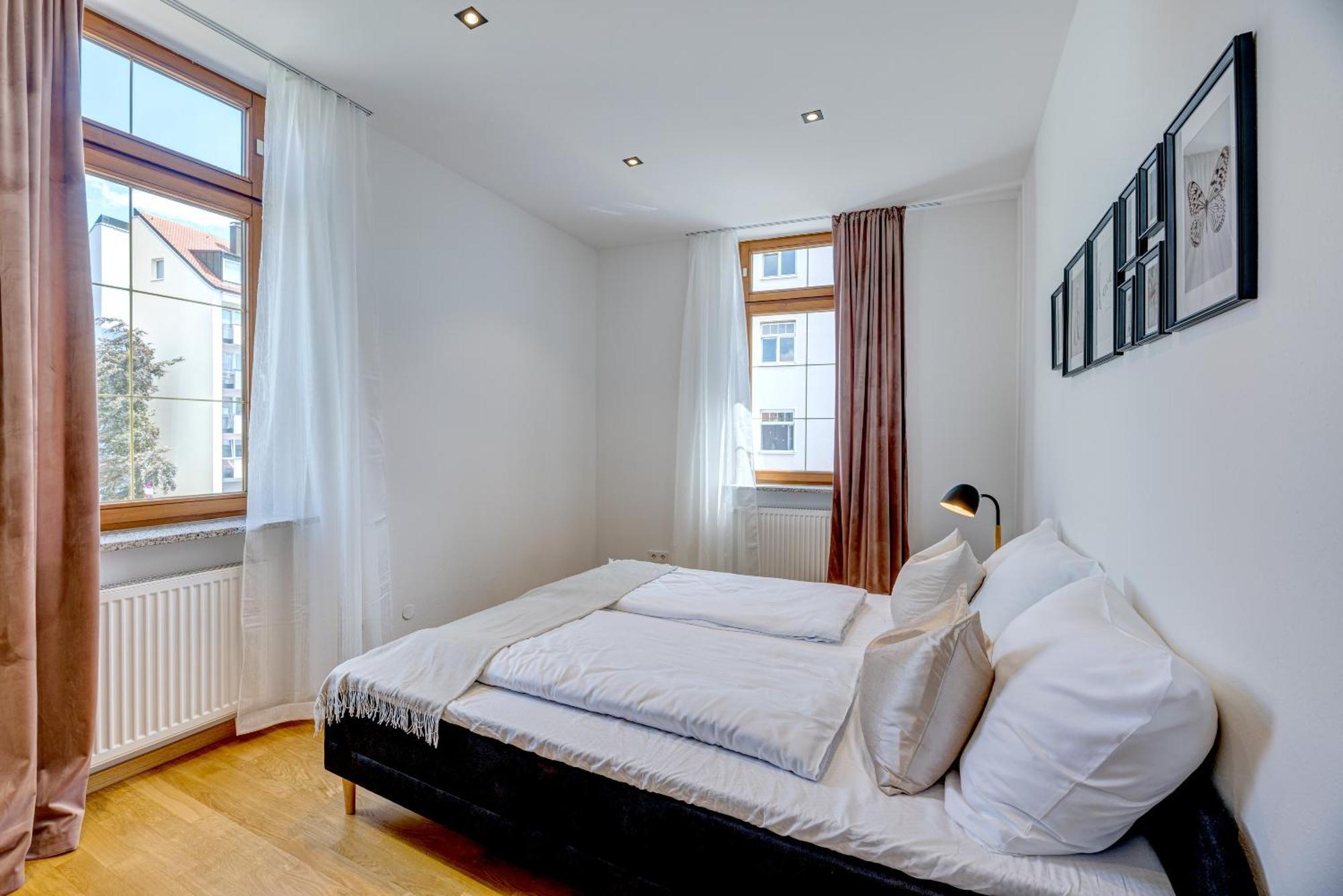 Kaza Guesthouse, Centrally Located 2 & 3 Bedroom Apartments In Аугсбург Экстерьер фото